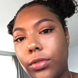 Meet your Posher, Janai